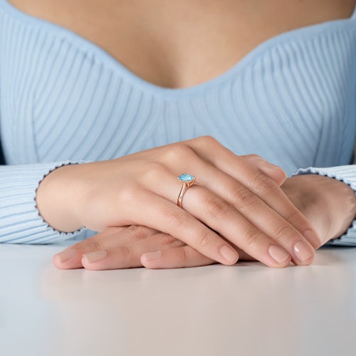 Pierścionek zaręczynowy SAVICKI: różowe złoto, akwamaryn